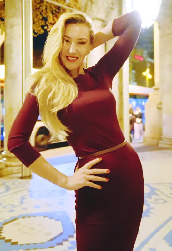 Victoria • 47 • Espagne