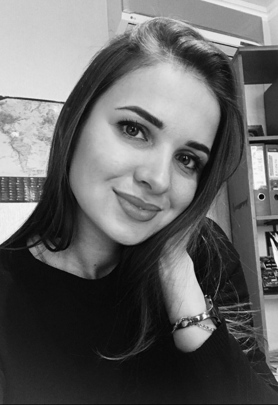 Anna • 34 • Ukraine 🇺🇦