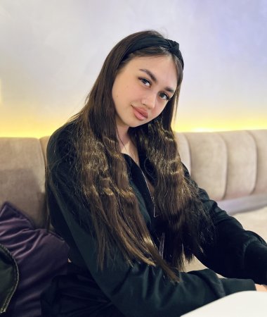 Alena, 25