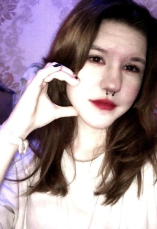 Ekaterina • 20 • Russie