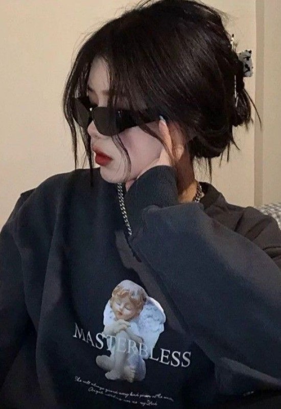 Minnie • 21 • Russia