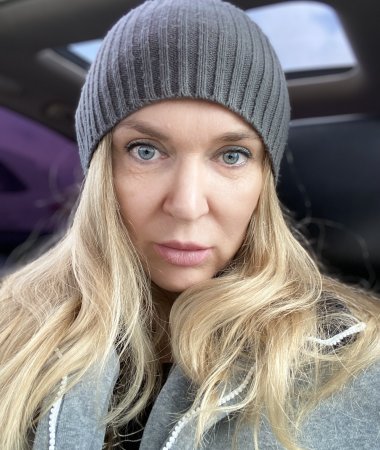 Elena, 53