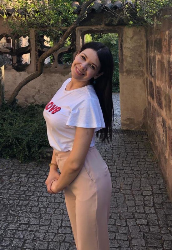 Maria • 35 • Russia