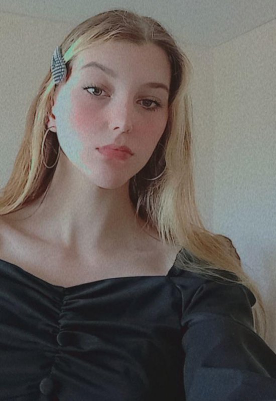 Ekaterina • 20 • Canada