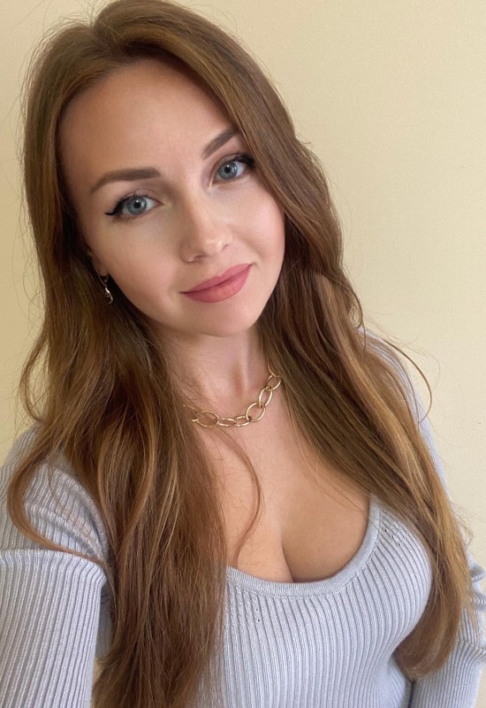 Nadine • 37 • Russie