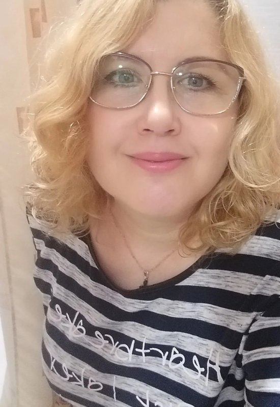 Olga • 56 • Russie