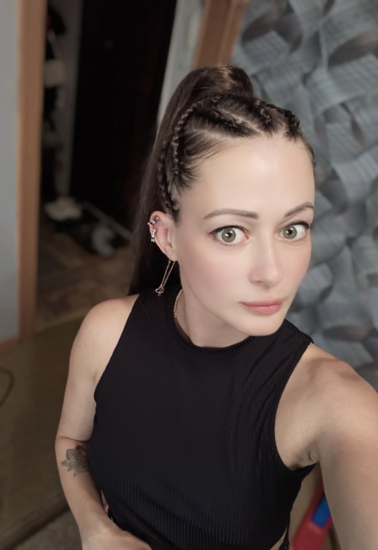 Lyubov • 42 • Russia