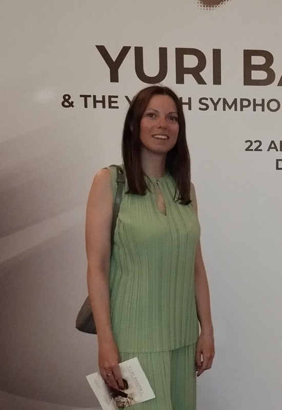 Ekaterina  • 33 • Russia