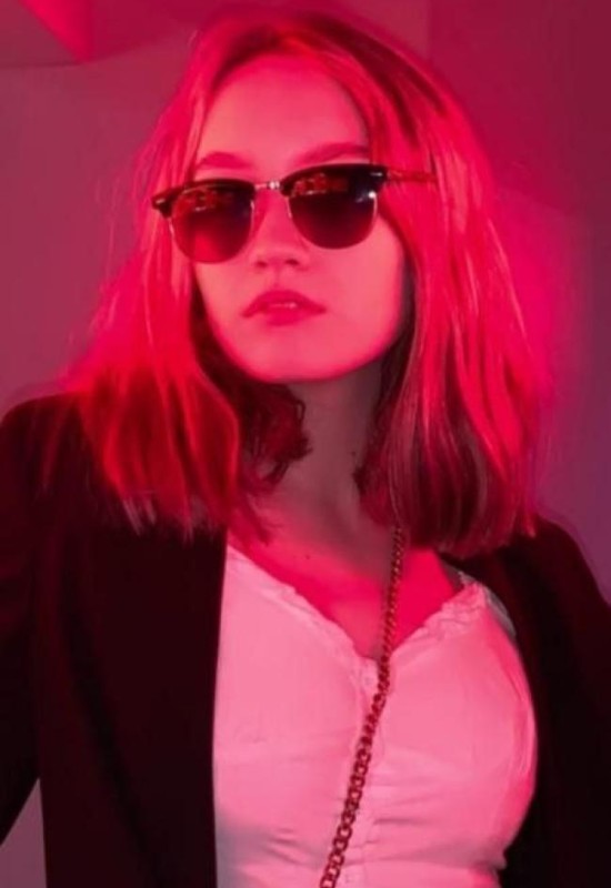 Vika • 29 • Ukraine