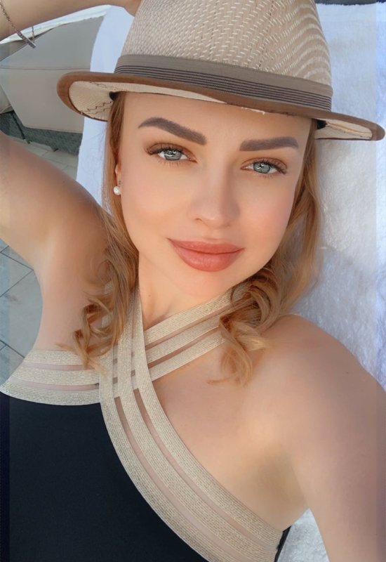 Ekaterina • 42 • Estonie