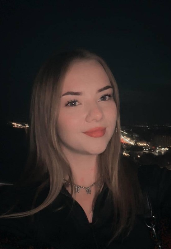 Daria • 27 • Ukraine