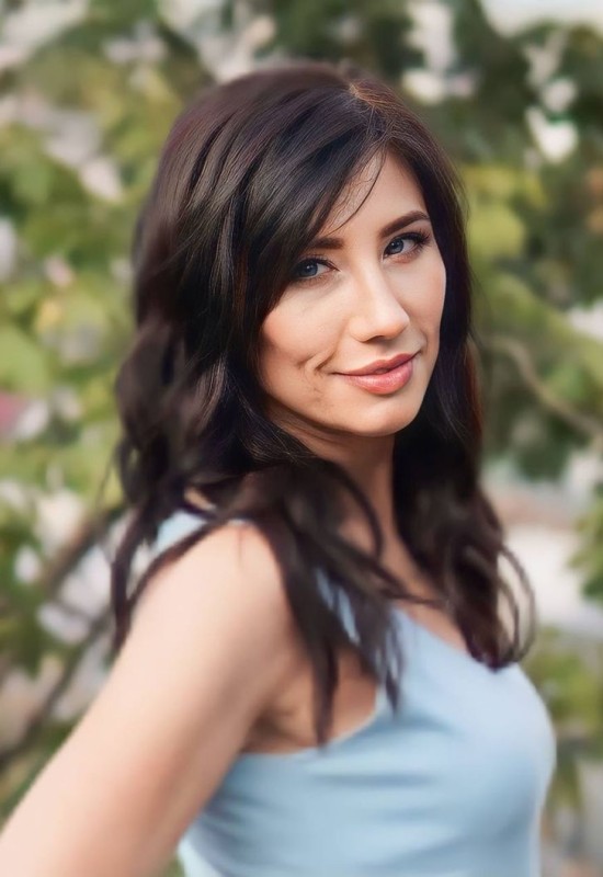 Julia • 47 • Ukraine 🇺🇦