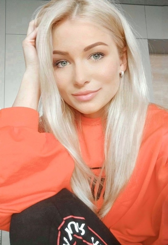 Anna • 32 • Lithuania