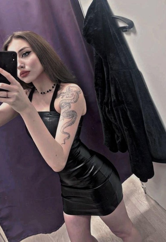 Molly • 21 • Россия