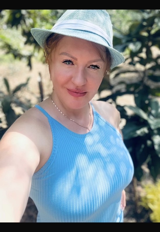 Eva • 47 • Russia