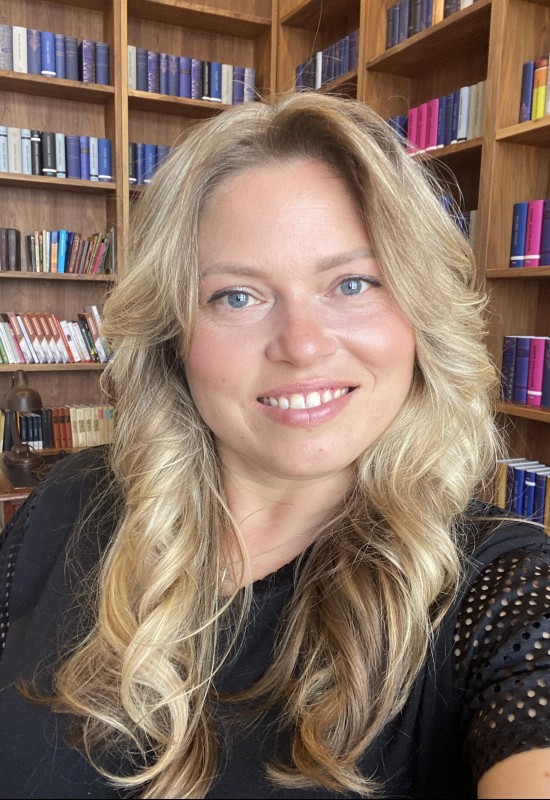 Ekaterina • 45 • Russie