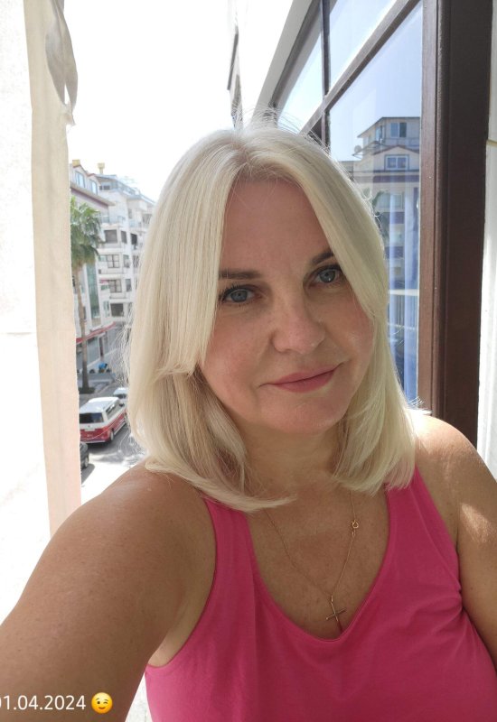 Tania • 63 • Turquie