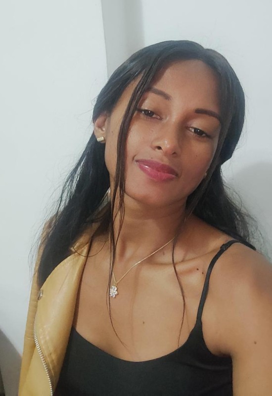 Vanie • 33 • Madagascar