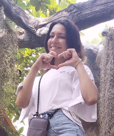 Natalia, 41