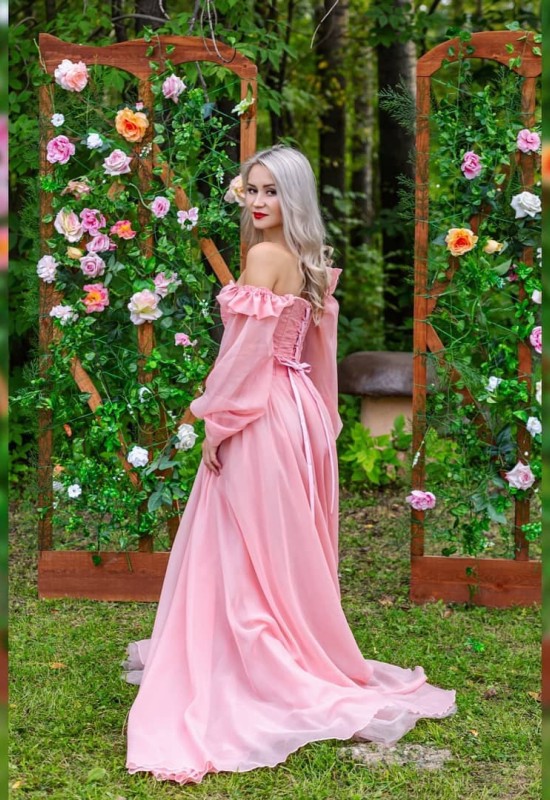 Alina • 33 • Russia