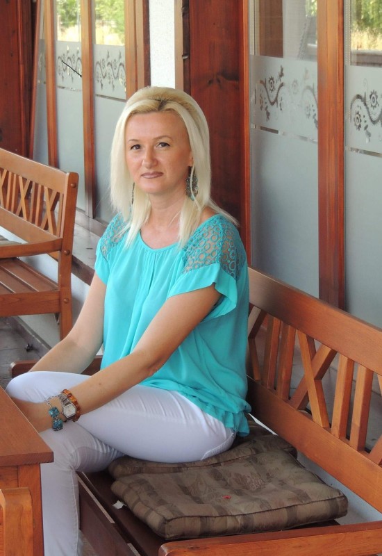 Meli • 45 • Hongrie