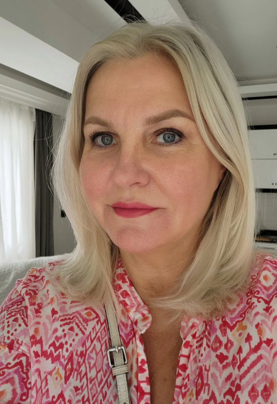 Tania  • 59 • Russia
