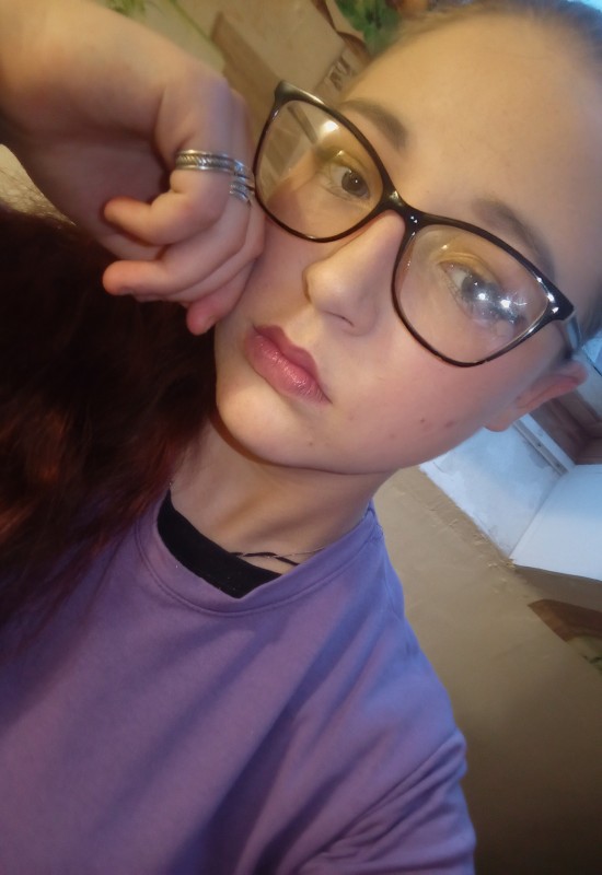 Anna • 21 • Russie