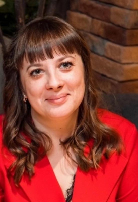 Irina • 46 • Russie