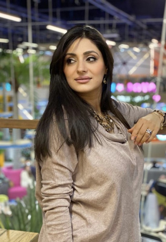 Inna • 36 • Russie