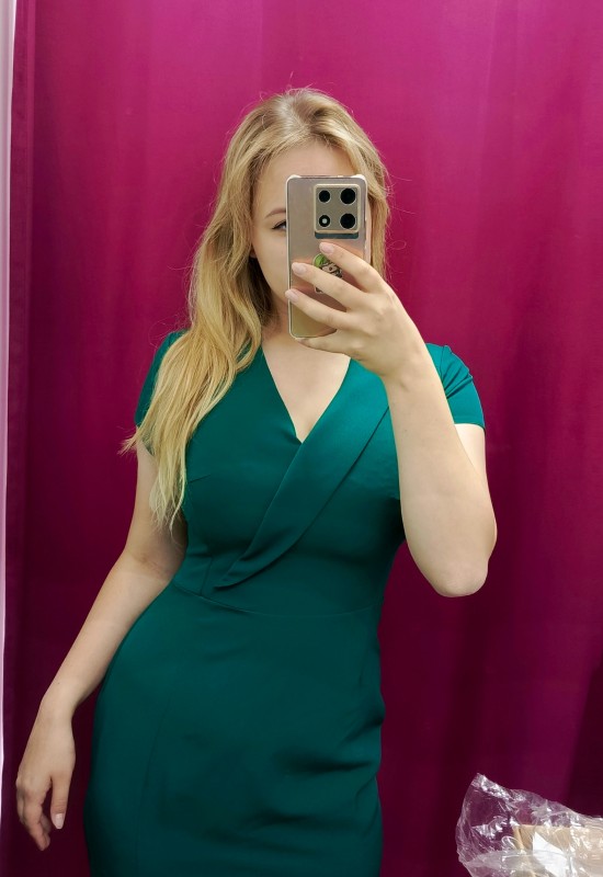 Oksana • 21 • Belgium