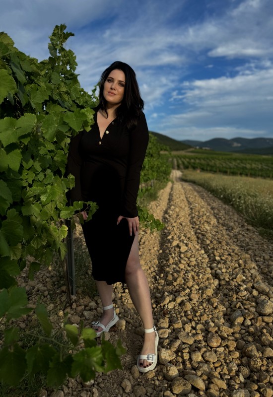 Mila • 35 • Russia