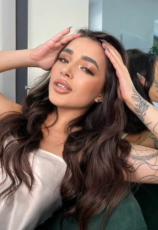 Bogdana • 22 • Ukraine