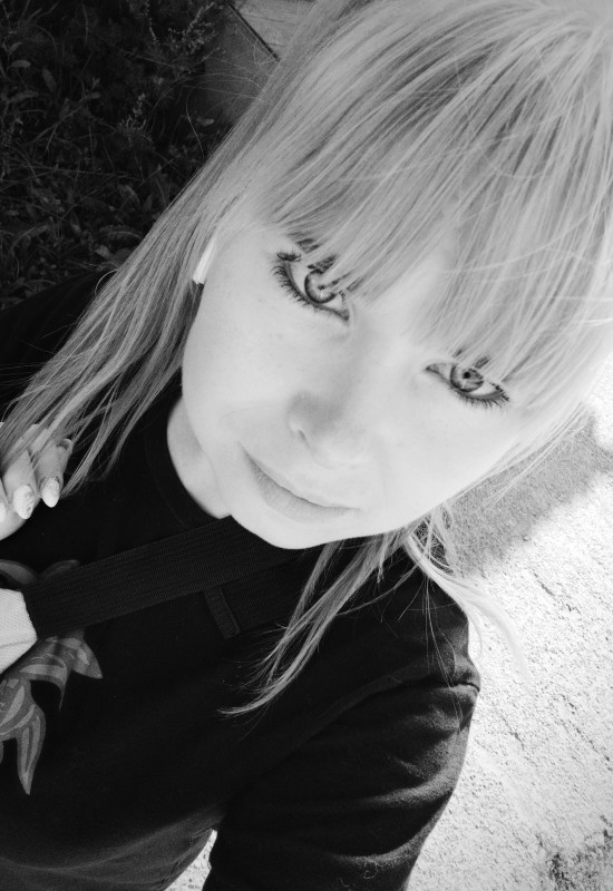 Olga  • 27 • Russie