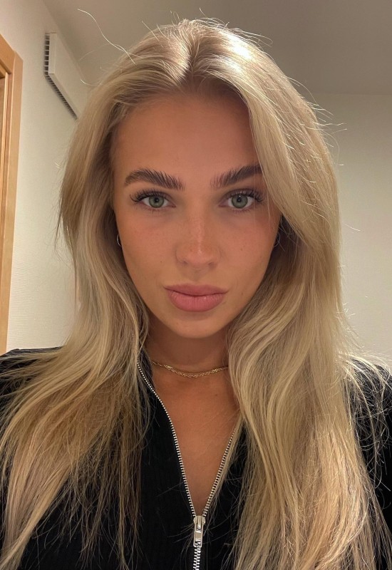 Svetlana • 32 • Ukraine