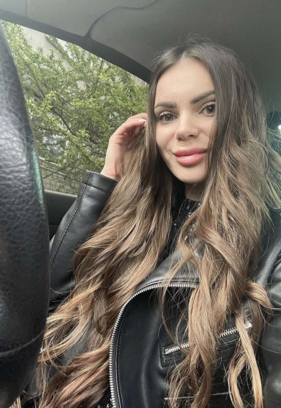 Olena • 28 • Ukraine