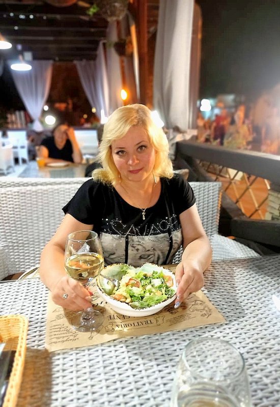 Nadia • 53 • Russie