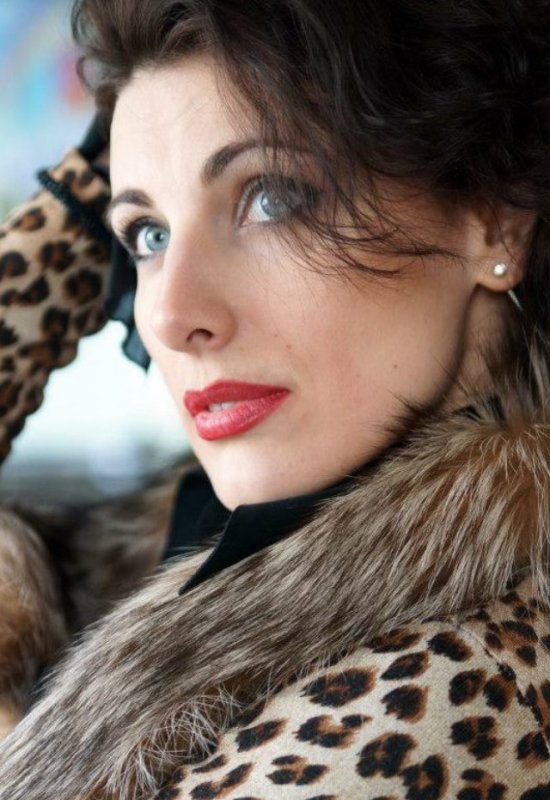 Elena • 46 • Italy