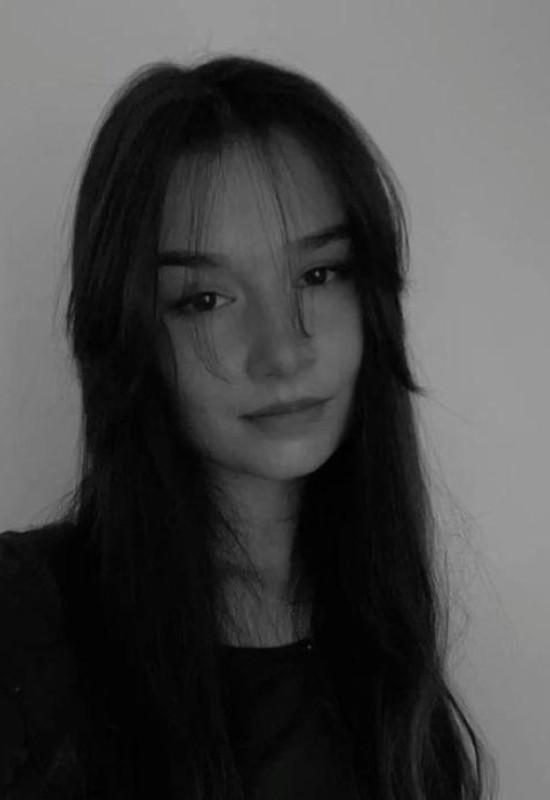 Veronika • 20 • Russia