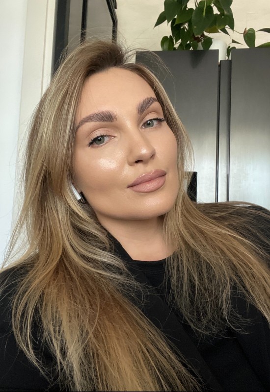 Victoria • 43 • France