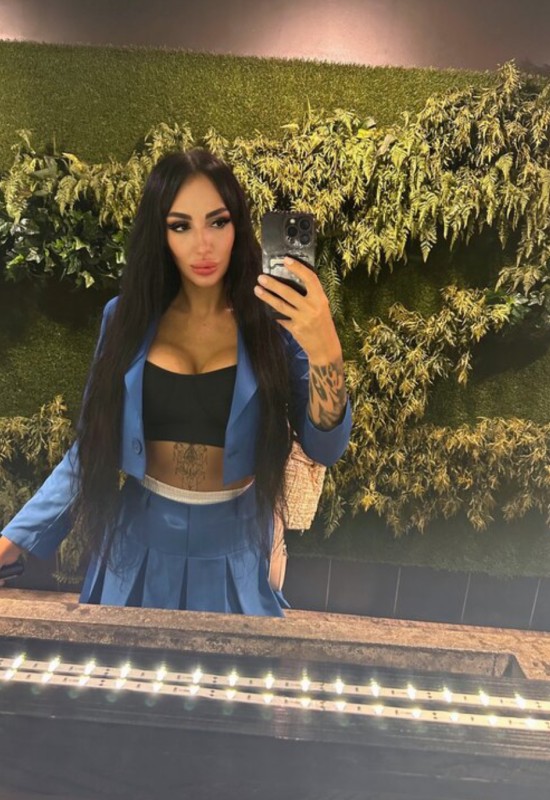 Nelly • 28 • Russie