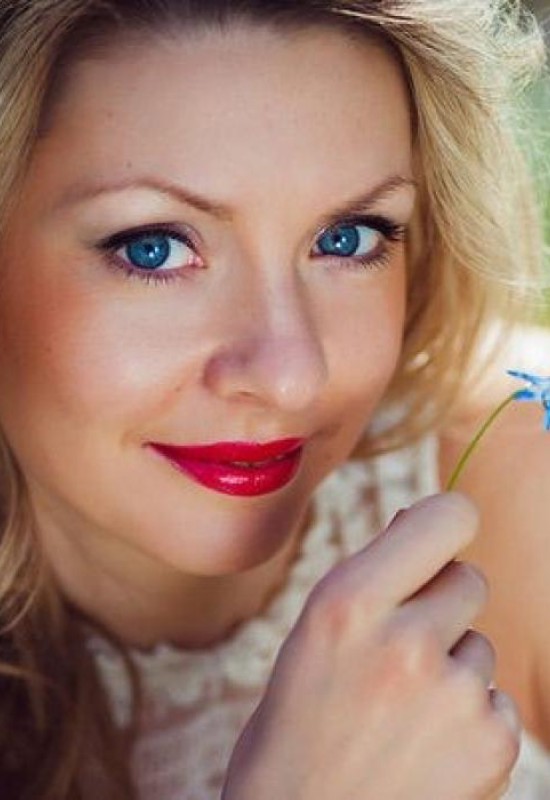 Anna • 41 • Ukraine