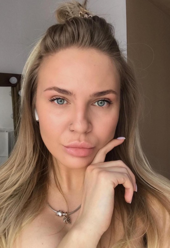 Kristina • 34 • Russia