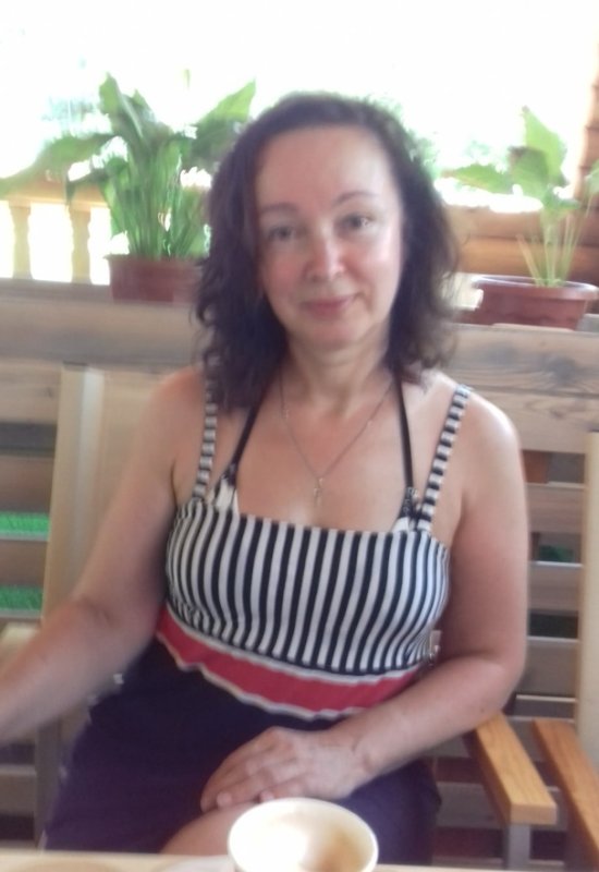 Olga • 53 • Russie