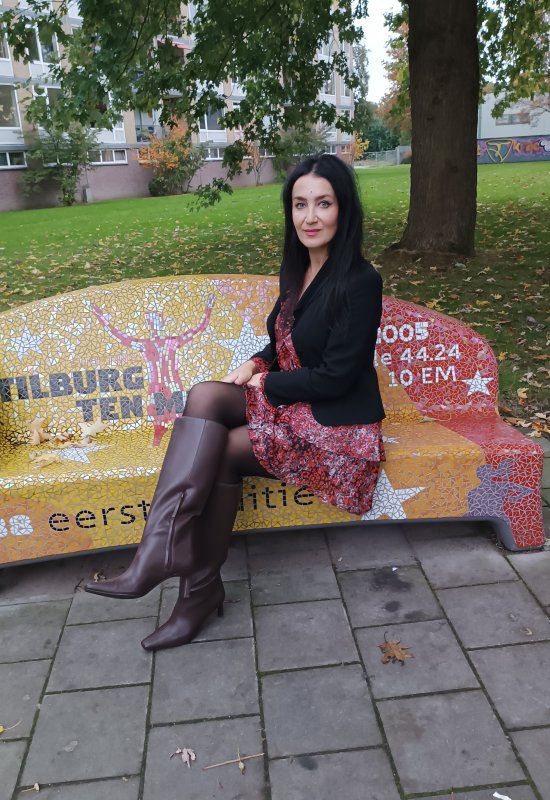 Oxana • 47 • Netherlands