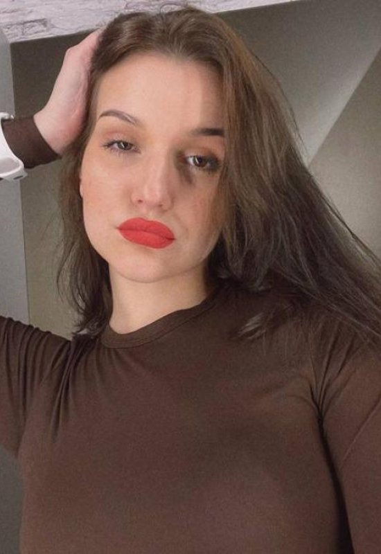 Milana • 23 • Belgium