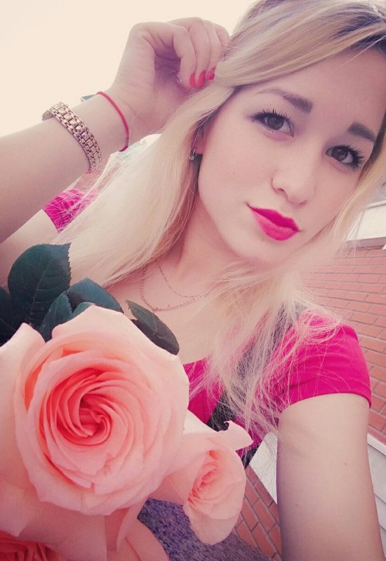 Elena • 39 • Russie