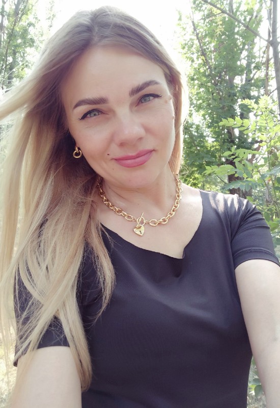 Olya • 38 • Lettonie