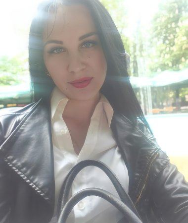 Yana, 40
