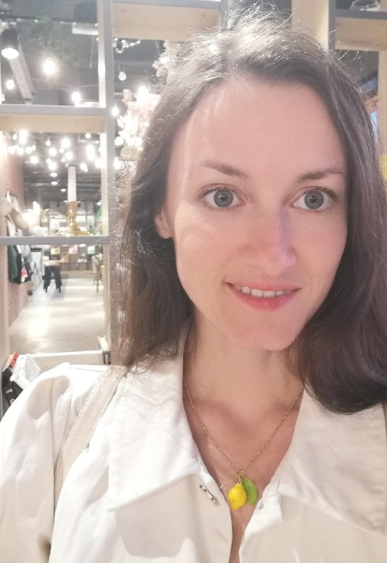 Tanya • 37 • Ukraine