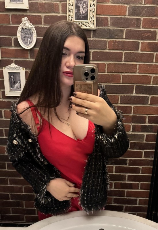 Yana • 31 • Україна